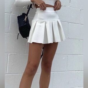 Lioness white tennis skirt